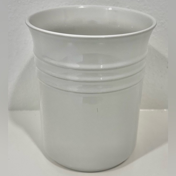 Le Creuset White Utensil Crock - Picture 2 of 3